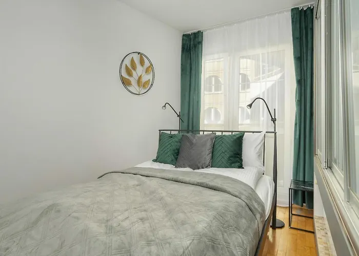 Beautiful & Spacious Strzalowa Apartament Near City Centre By Noclegi Renters