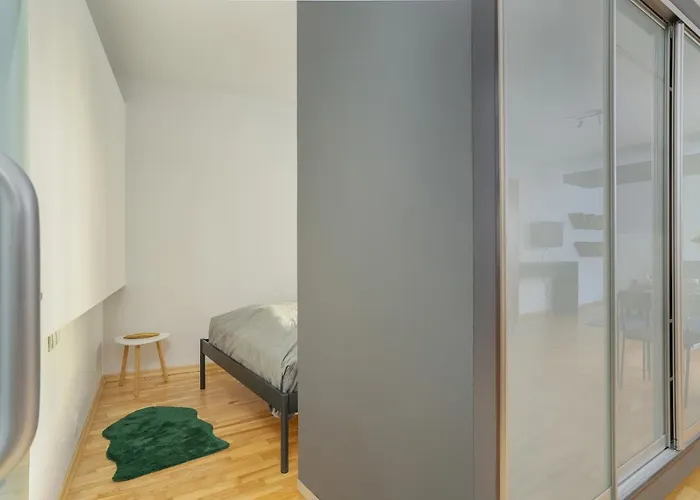 Beautiful & Spacious Strzalowa Apartament Near City Centre By Noclegi Renters
