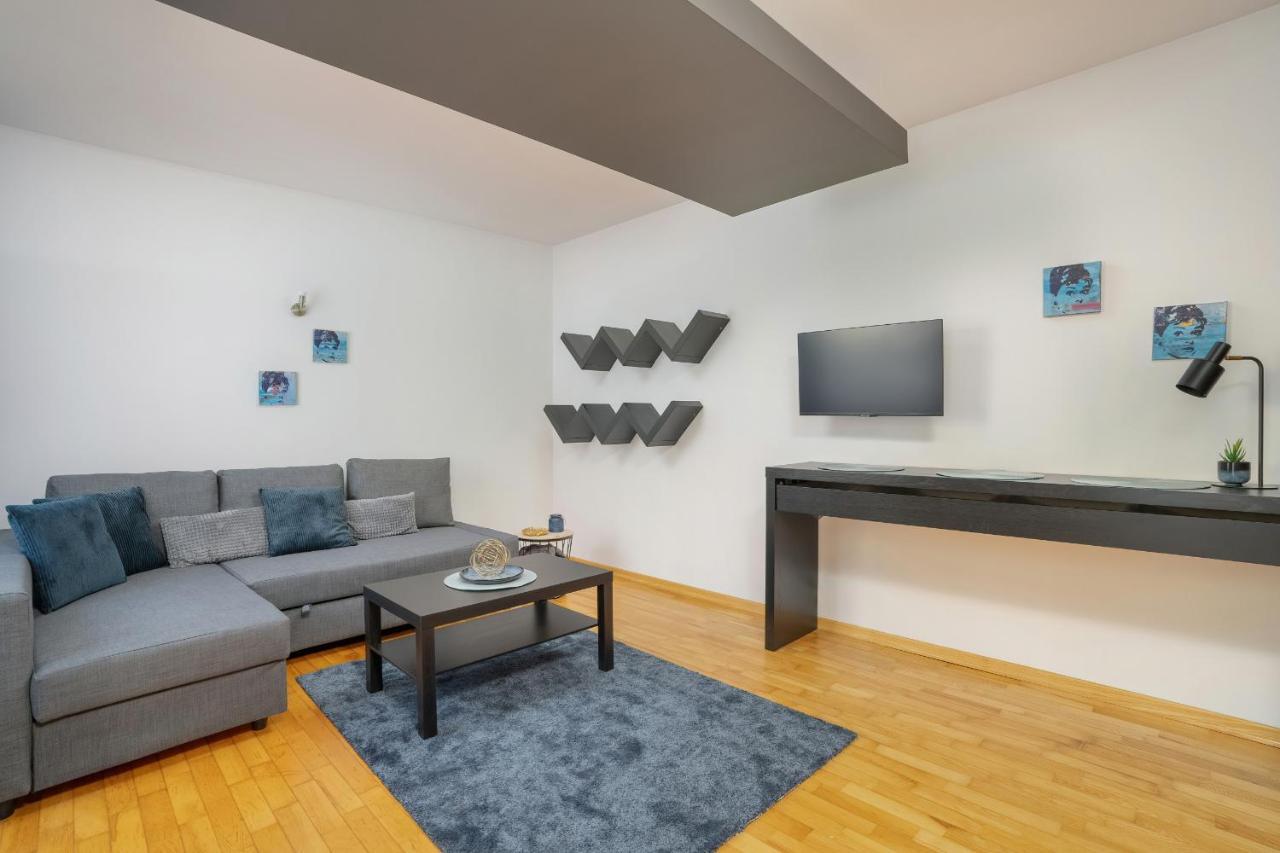 Beautiful & Spacious Strzalowa Near Centre By Renters Апартаменти Познань